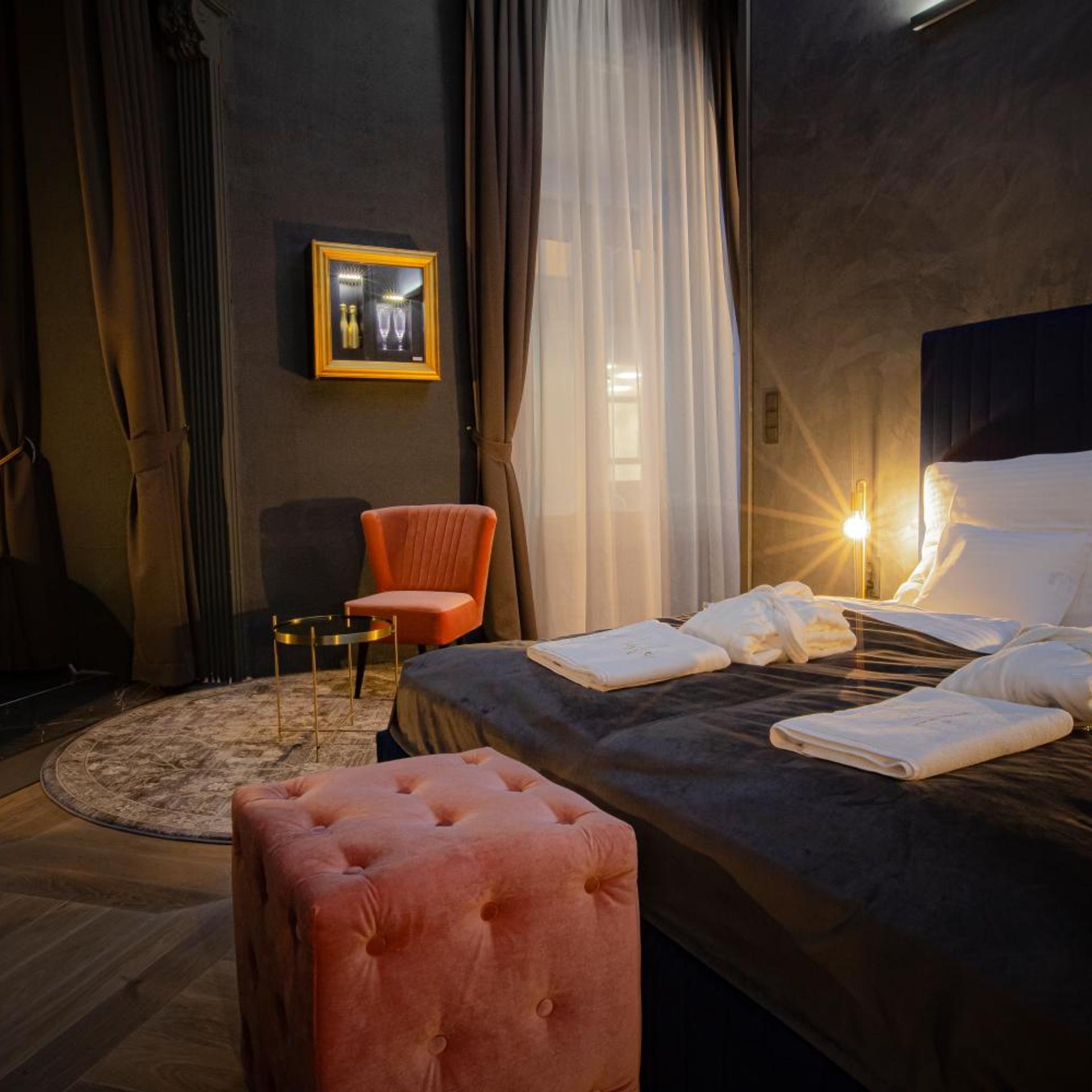 Noble Boutique Hotel - Adults Only 8/50