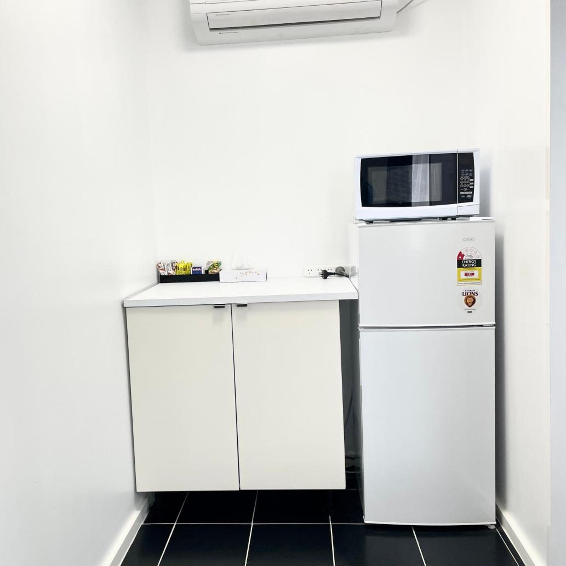 AVENUE MOTEL 3/49