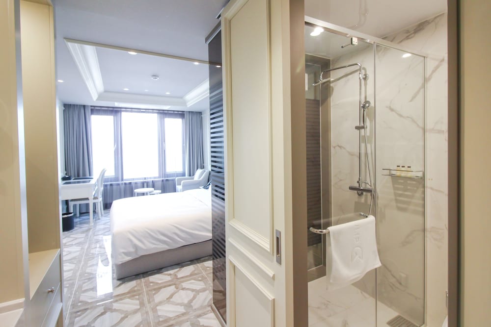 Golden Tulip Ever Yongin 39/39
