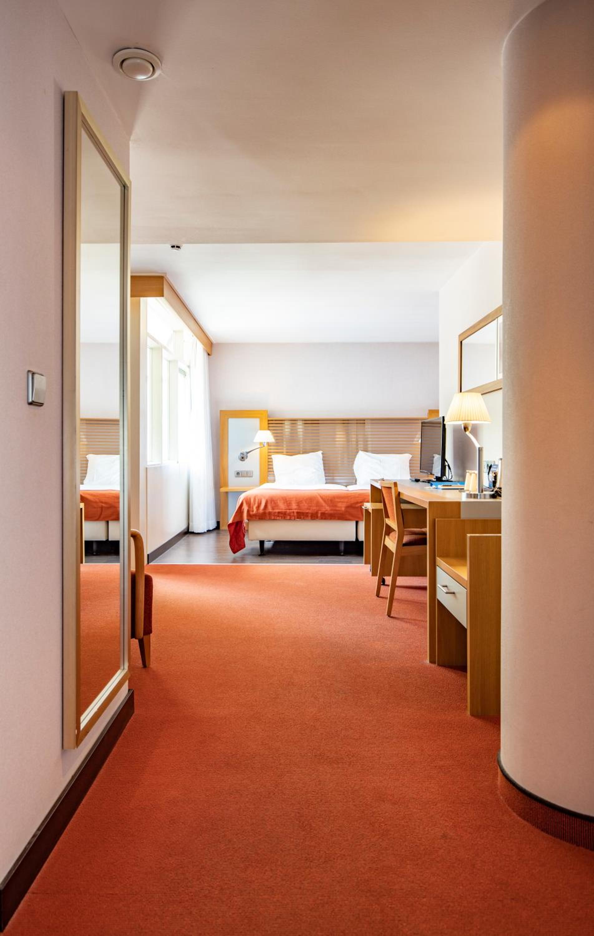 Superior, Queen Bed