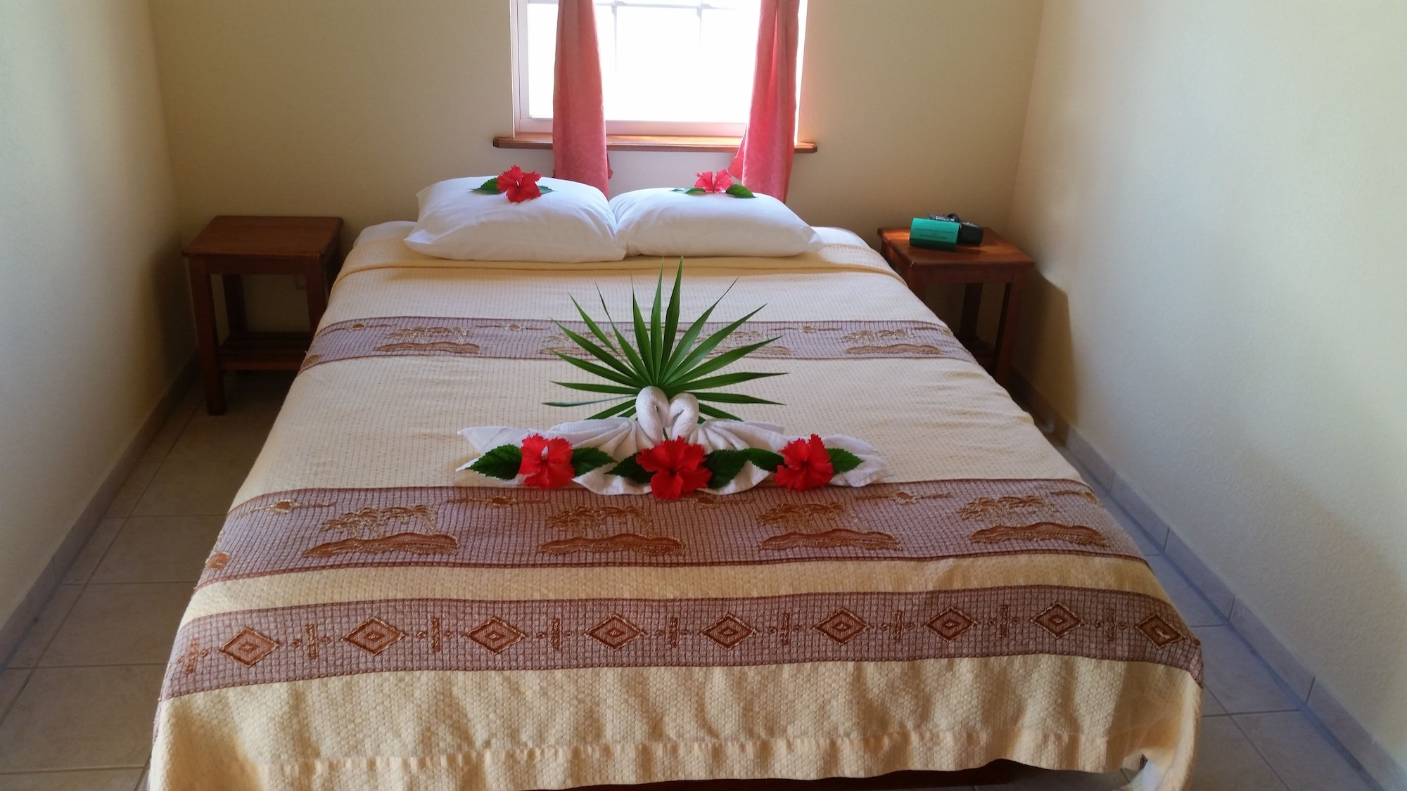 Rustic, Cabana, Queen Bed, No Air Condition, with Fan