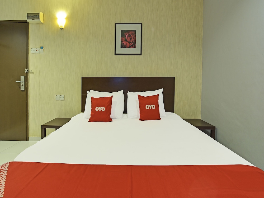 Hotel O M Three Hotel 23/55