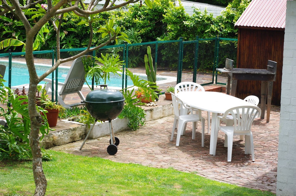 Aqua Marine Guest House 65/67