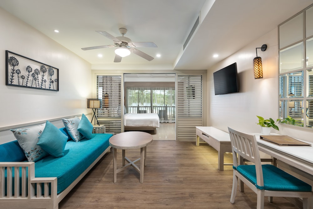 Katathani Phuket Beach Resort 50/66