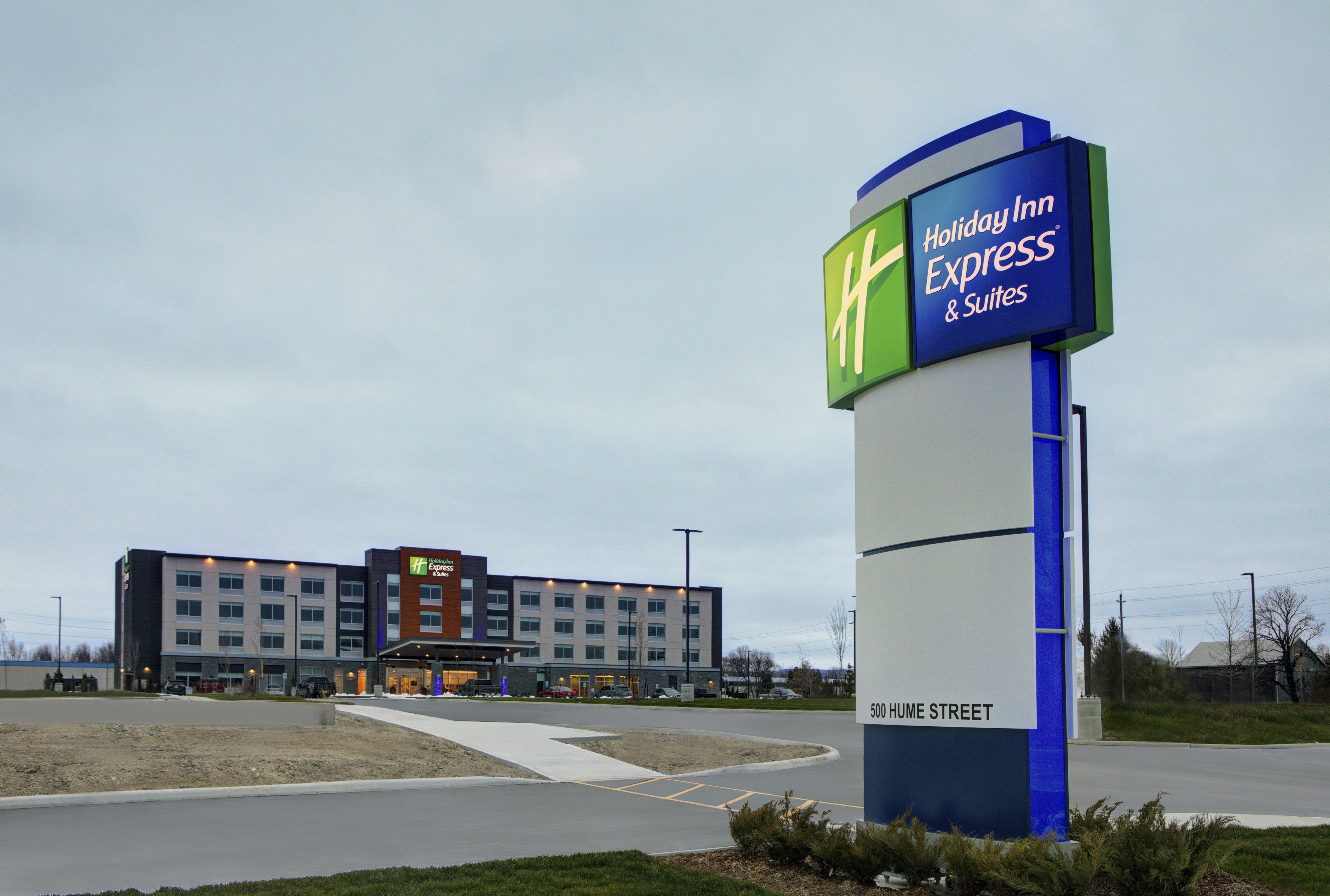 Holiday Inn Express And Suites Collingwood 4/73