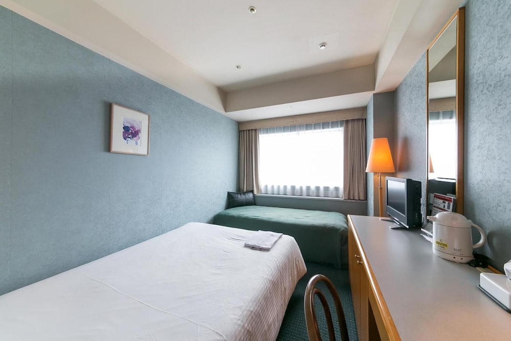 Yokohama Techno Tower Hotel Famiel 30/64