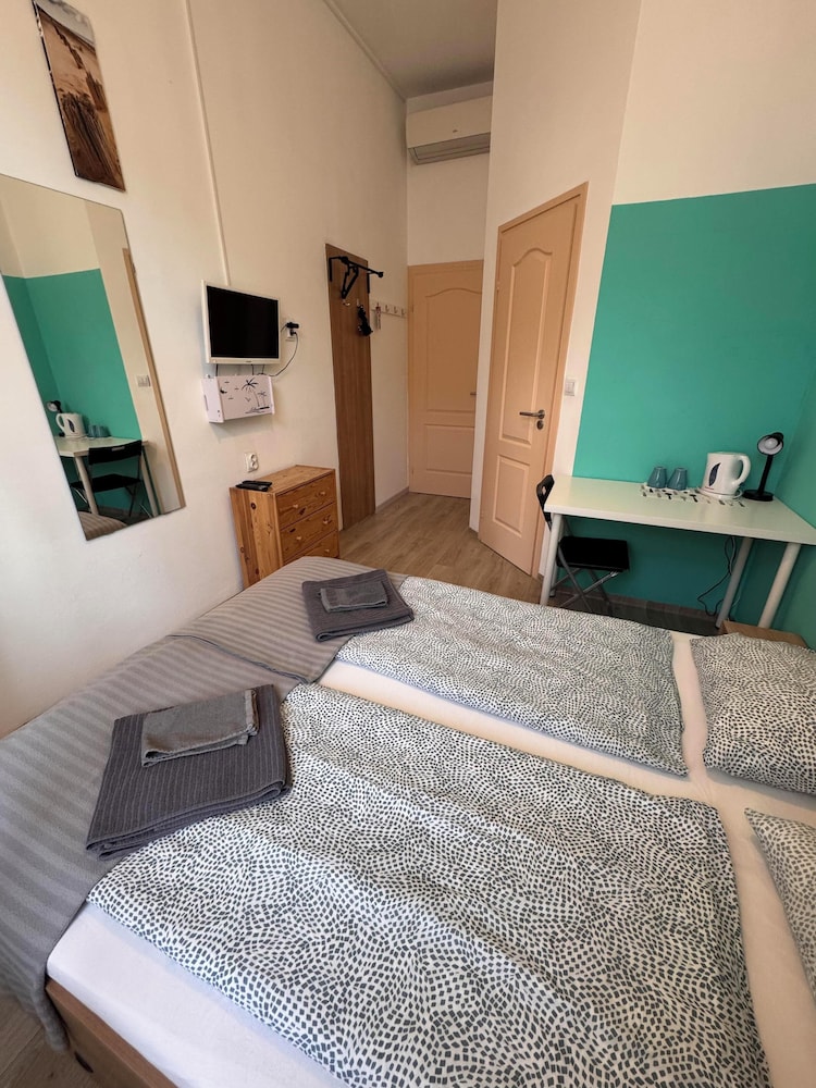 Omega Guesthouse Budapest 27/50