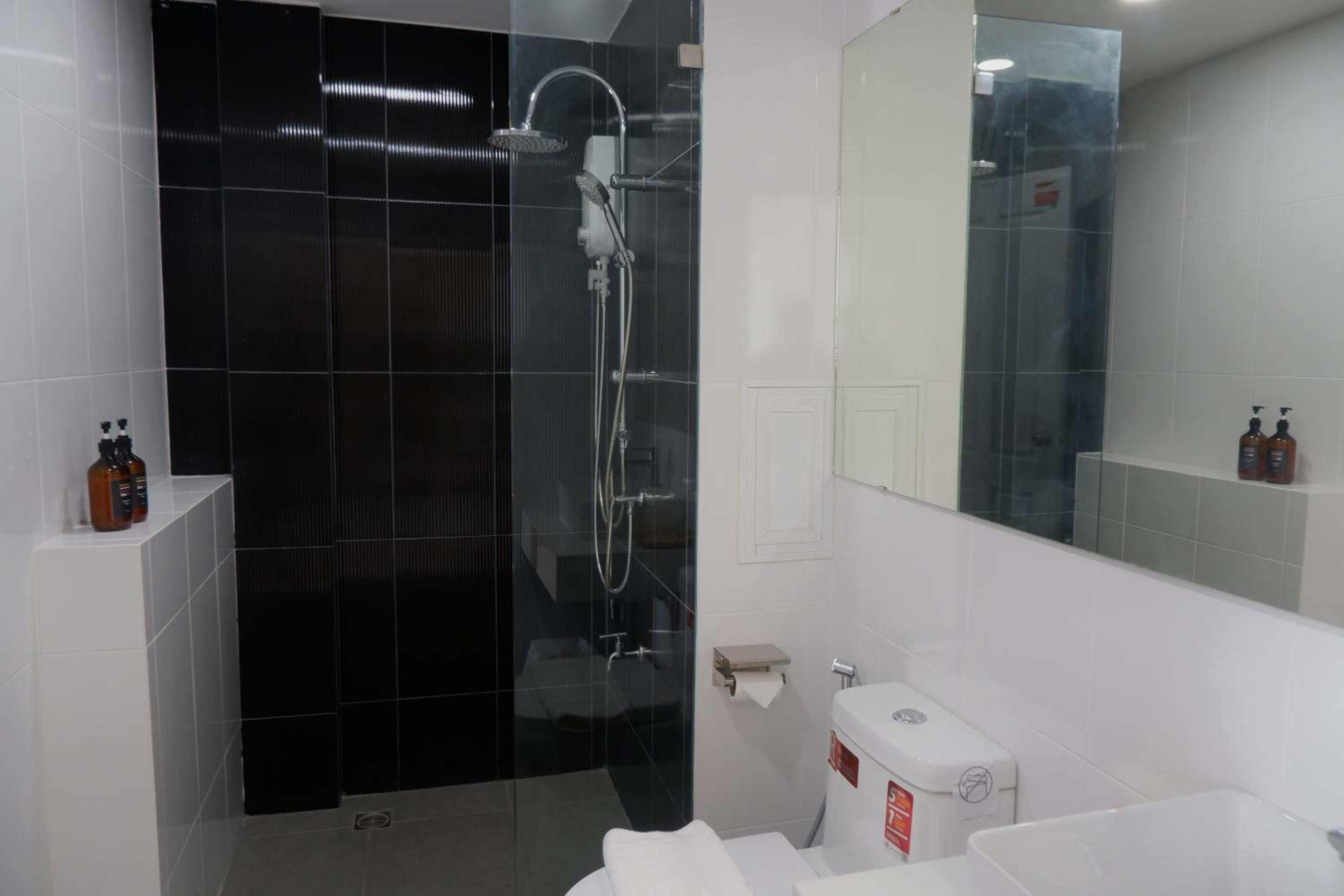 Darin Chiangmai Hotel and Residence 45/46