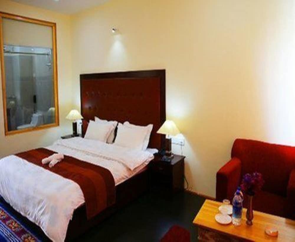 Hotel Ladakh Imperial 8/27