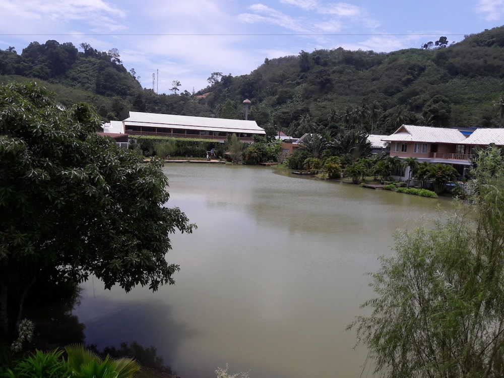 Sakoo Valley Naithon Beach 36/50