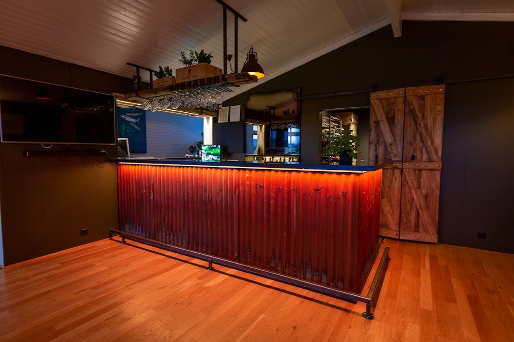 Aurora Lodge Hotel 2/50