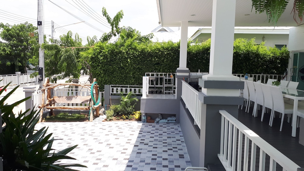 Wan Arun Houses 39/40
