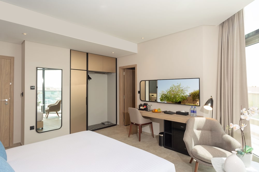 Beach Walk Hotel 28/67