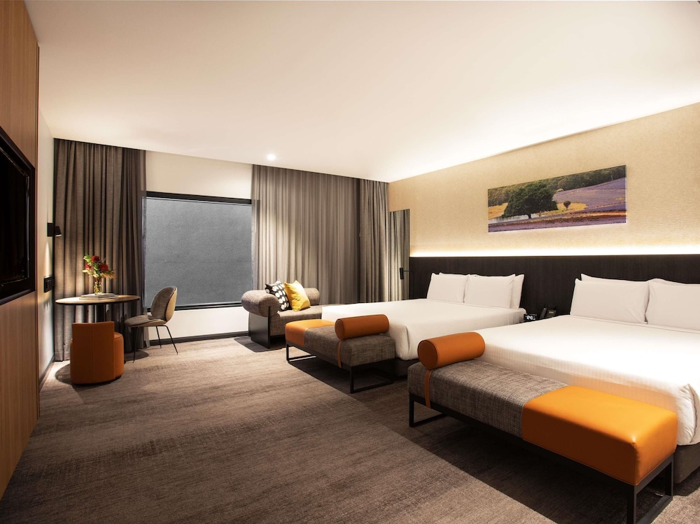 INTERIOR, 2 QUEEN BEDS, ACCESSIBLE
