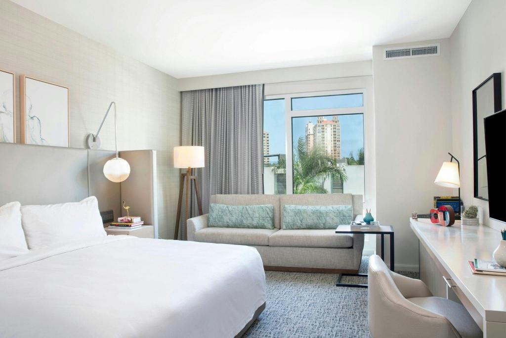 Pure, Wellness, Guest Room, King Bed, City View, Sofa
