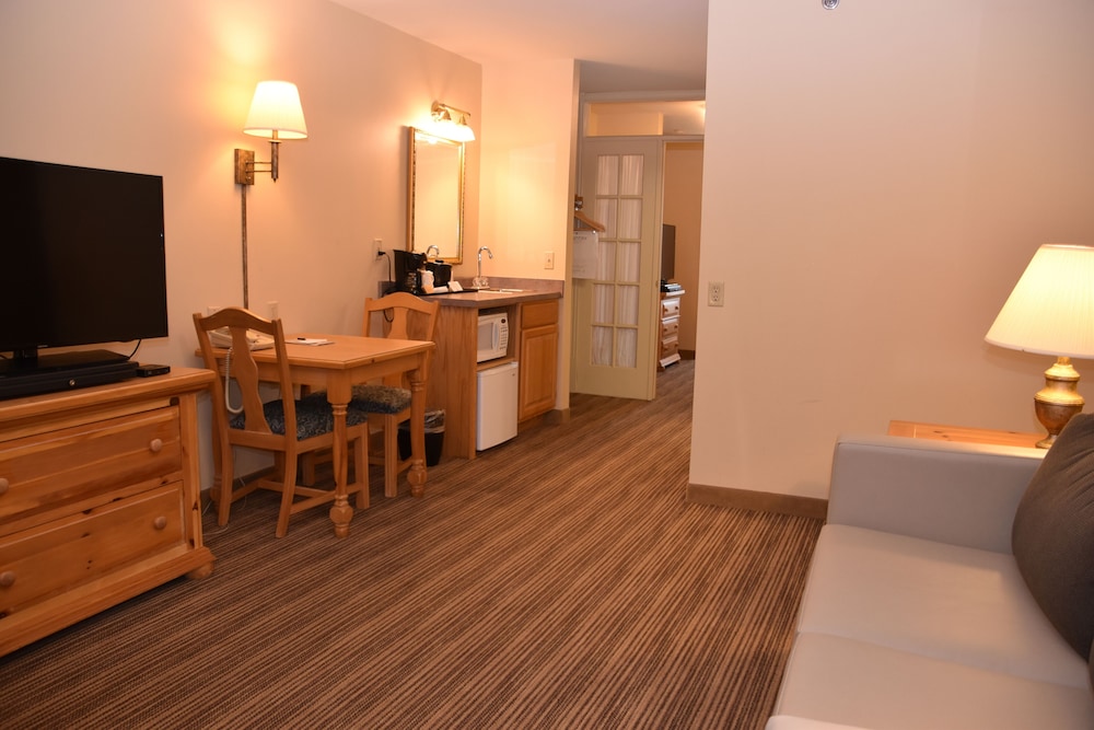 Port Wisconsin Inn and Suites 45/59