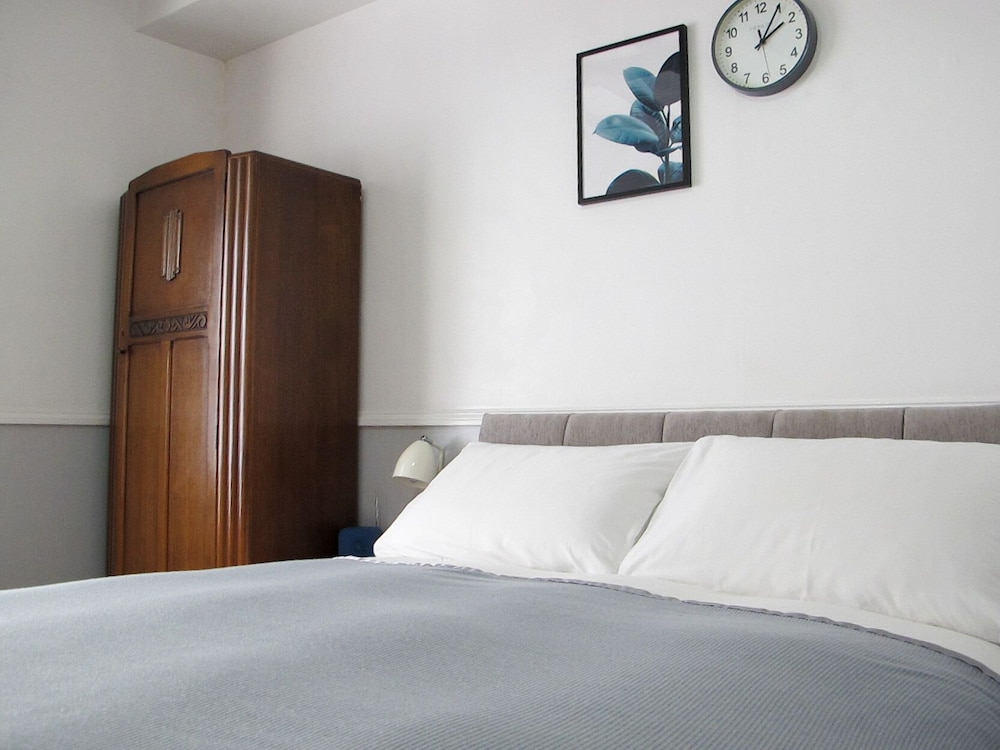 Melcombe Villa Guesthouse 13/24