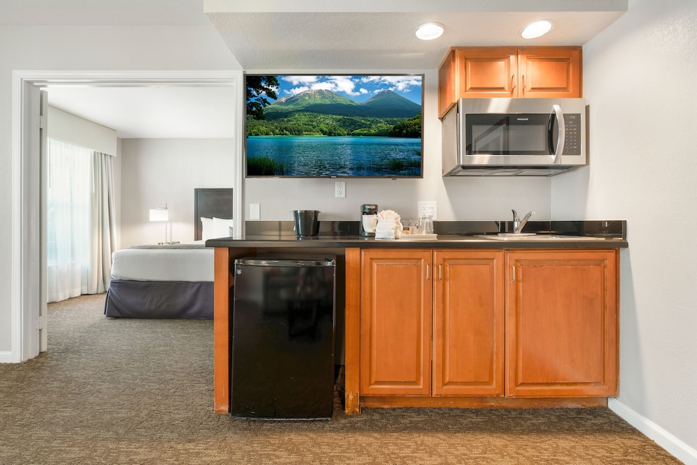 Chase Suite Hotel Brea 8/55