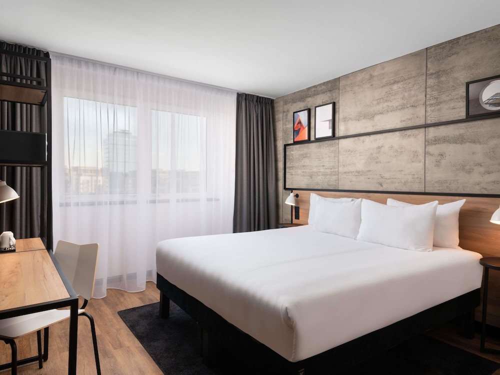RENOVATED, STANDARD, DOUBLE BED