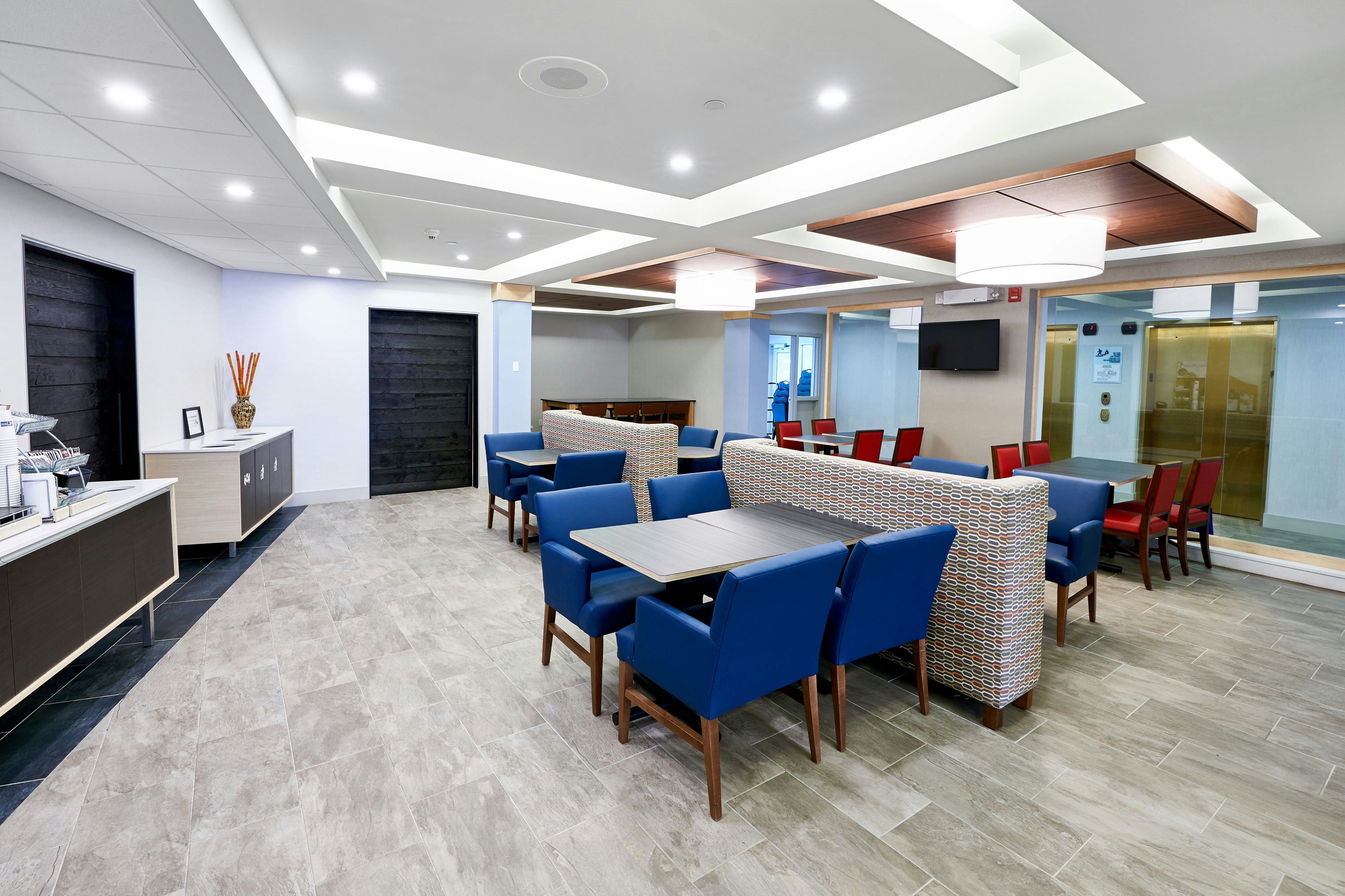 Holiday Inn Express Suites Dieppe Airport 42/63