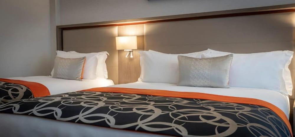 Clayton Hotel Bristol City 8/56