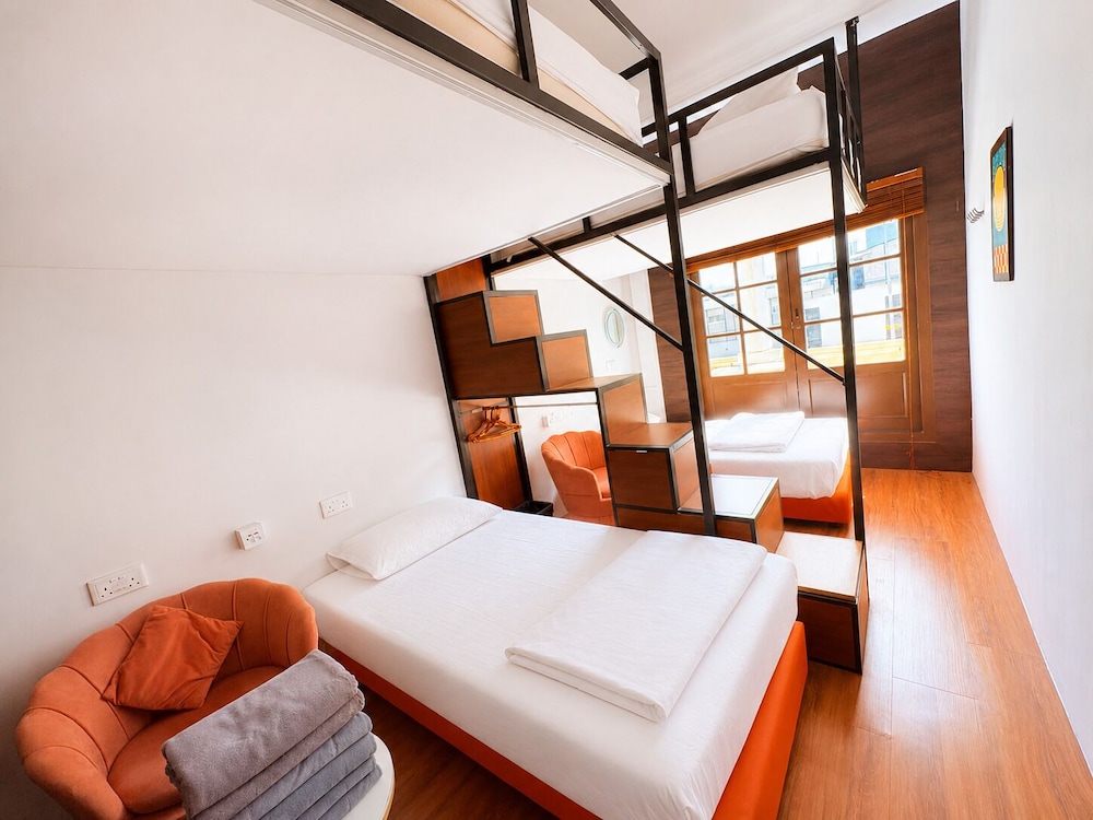 Arena Esports Hotel Bugis 15/50
