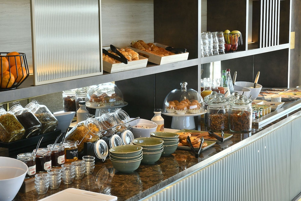 Golden Tulip Reims 16/50
