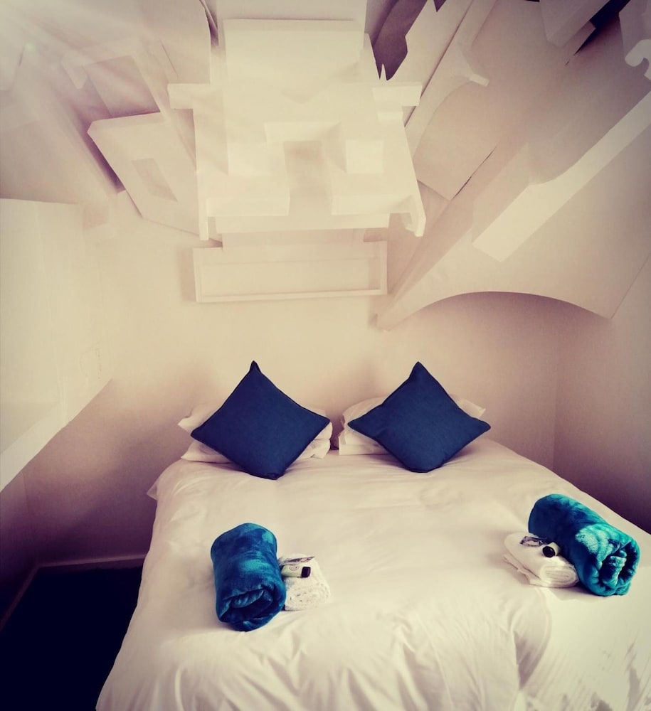 Daddy Long Legs Art Hotel 41/59