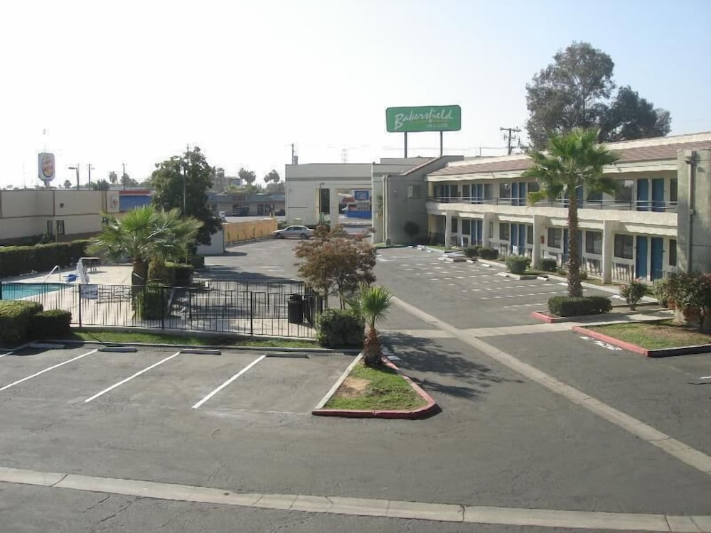 Studio6 Bakersfield, CA - South 34/44