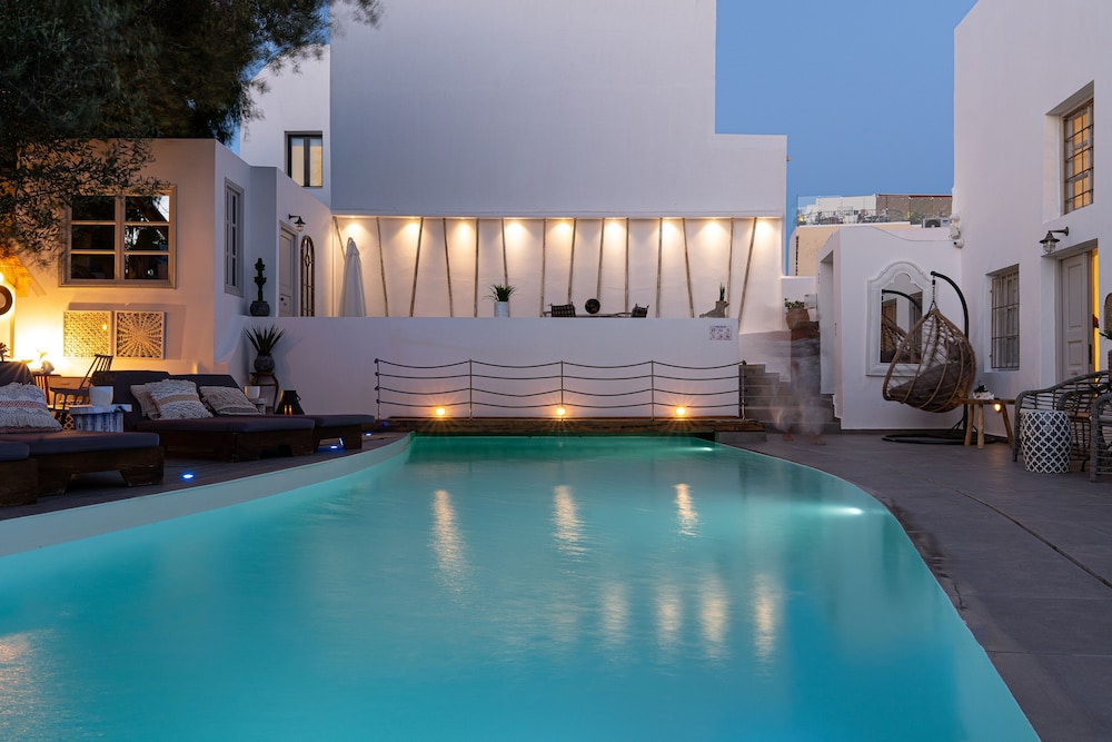 The Museum Project Oia 65/69