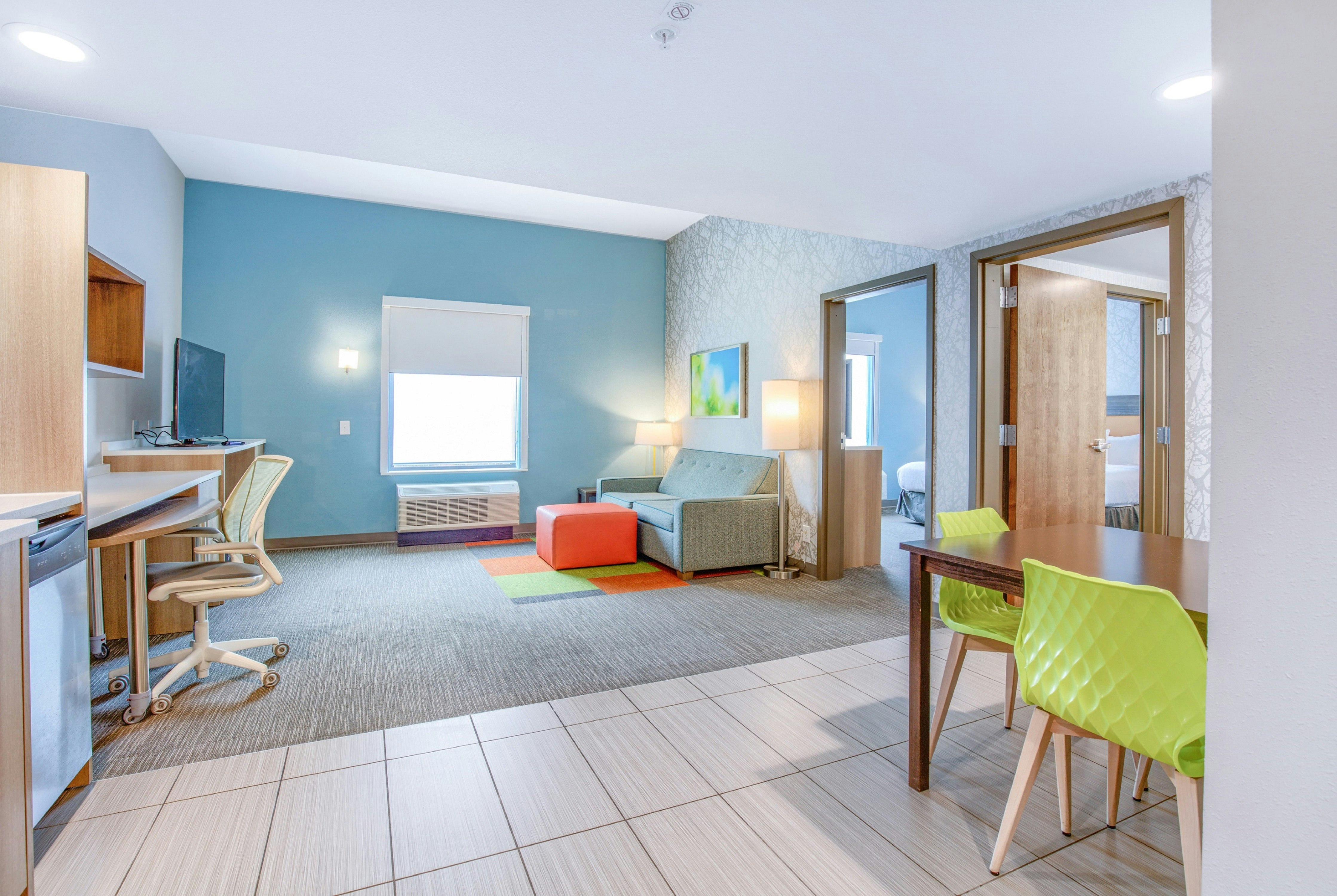 SUITE, KING BED, ACCESSIBLE