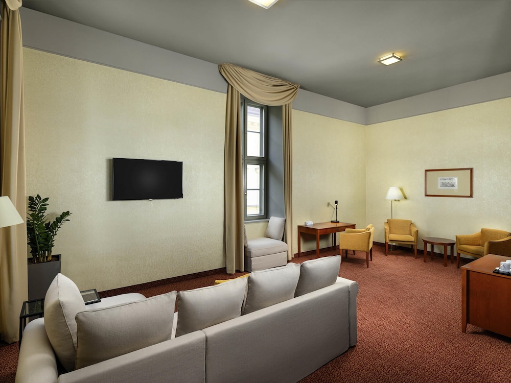 Mercure Szekesfehervar Magyar Kiraly 43/64
