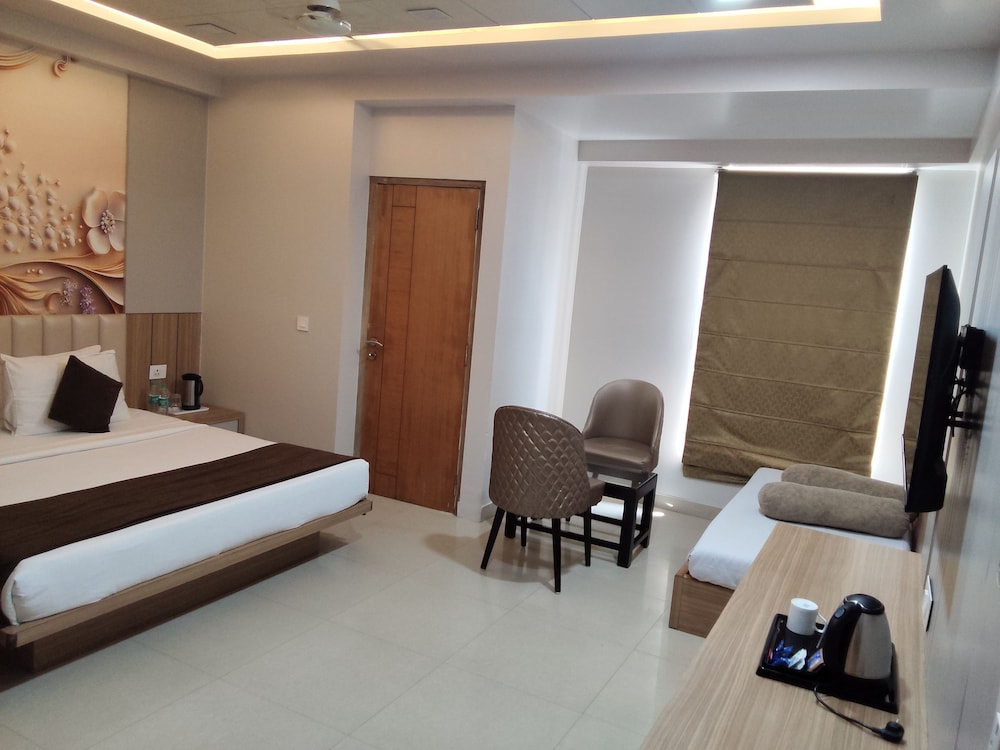Hotel Yash Regency 17/49