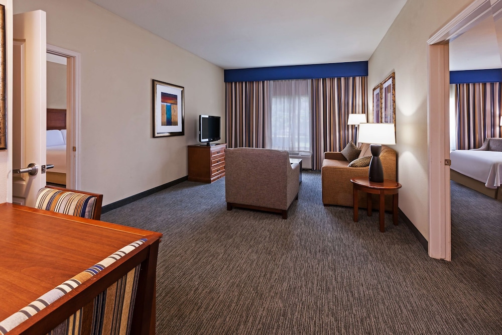 Homewood Suites by Hilton Laredo at Mall del Norte 51/75
