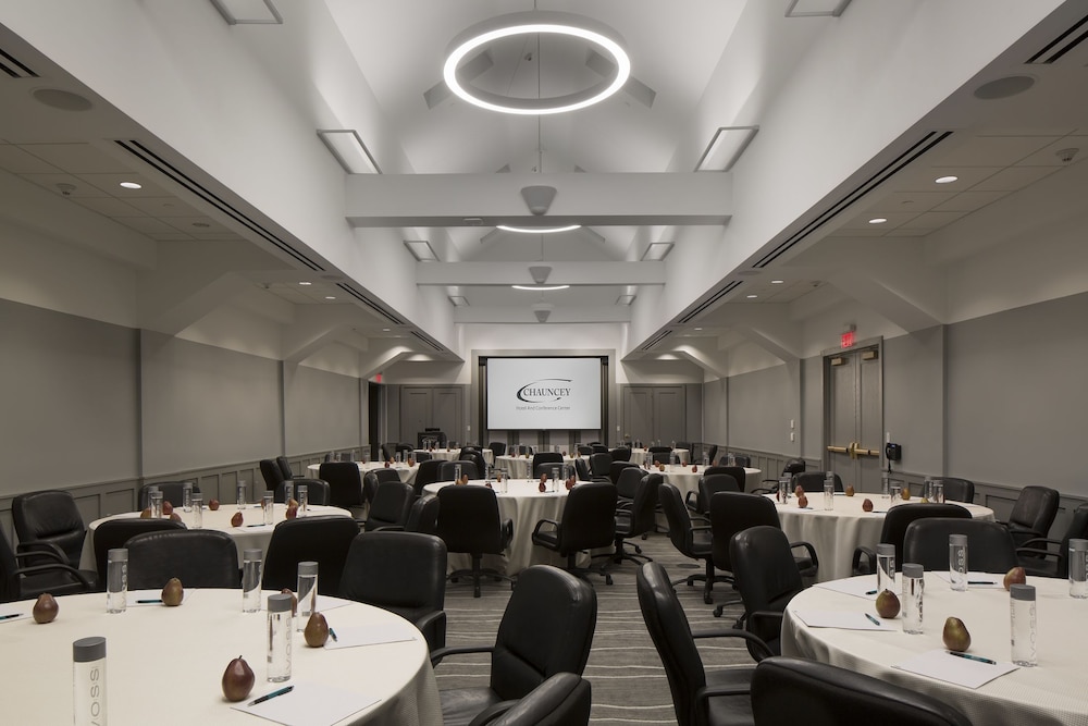 Chauncey Hotel Conference Center 24/27