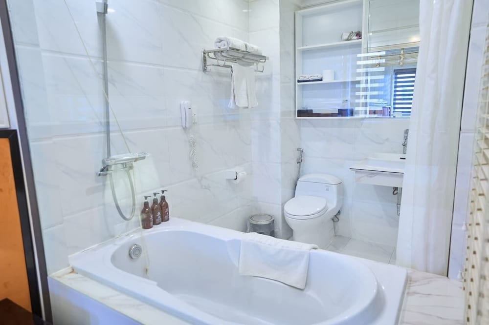 Viet 4 Seasons Hotel 48/50