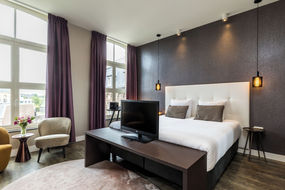 Merici Hotel 25/75