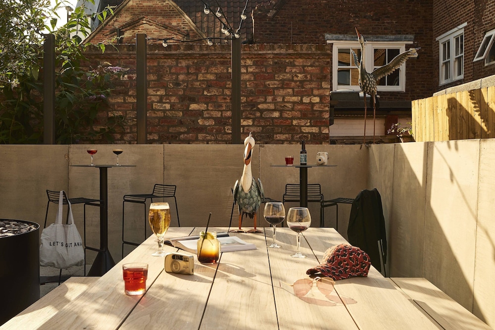 Moxy York 21/50