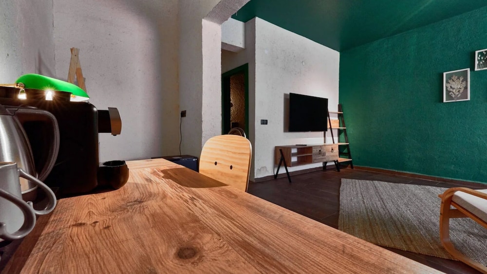 Azuu Boutique Hotel 66/76