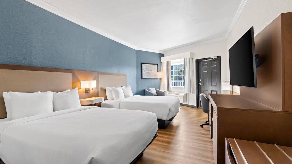 Room, 2 Queen Beds, Ocean View