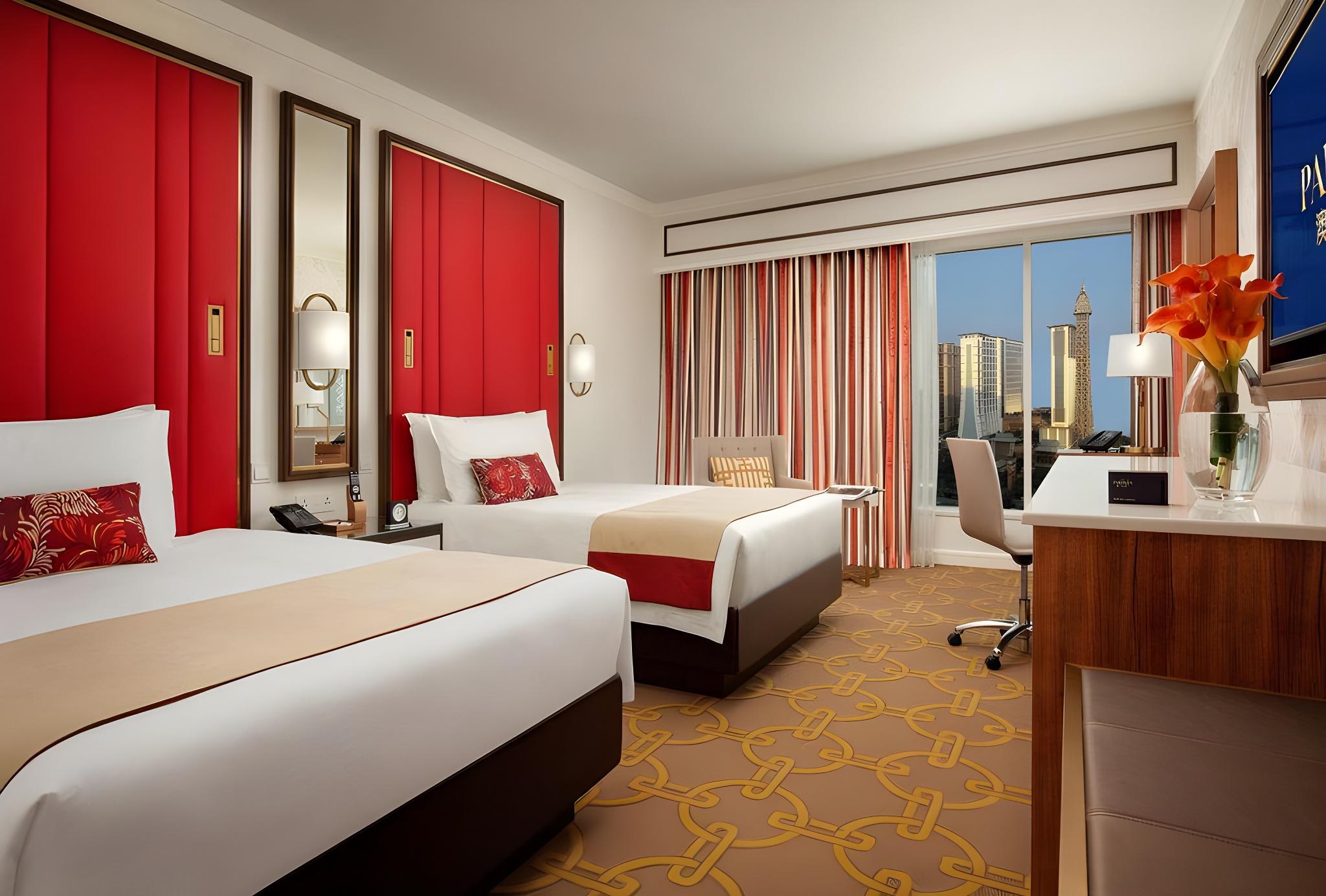 Room, Twin Beds, Eiffel View