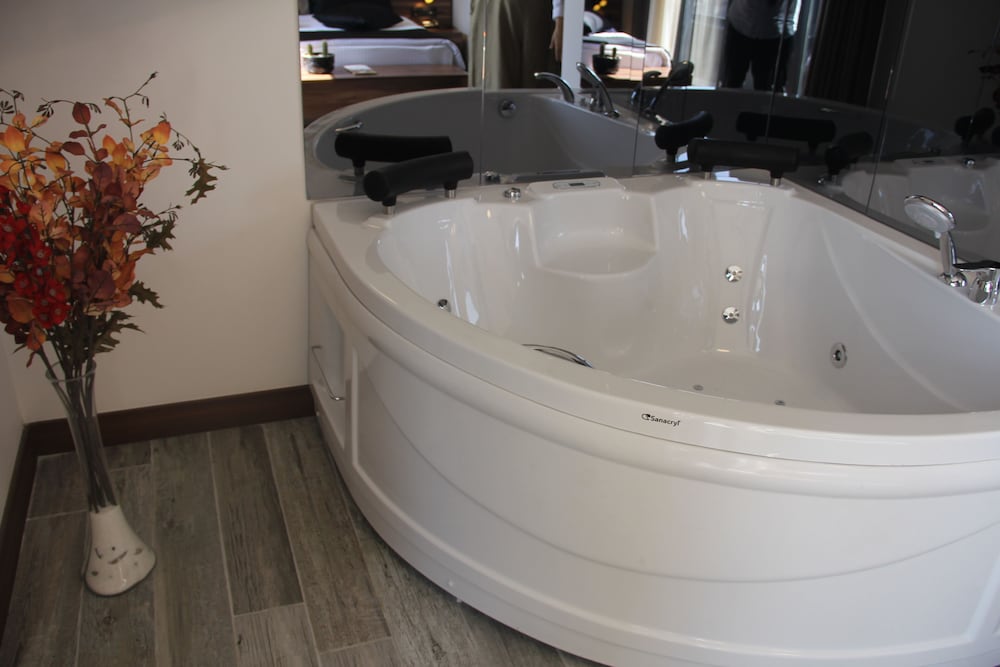 Mari Suites Hotel 62/63