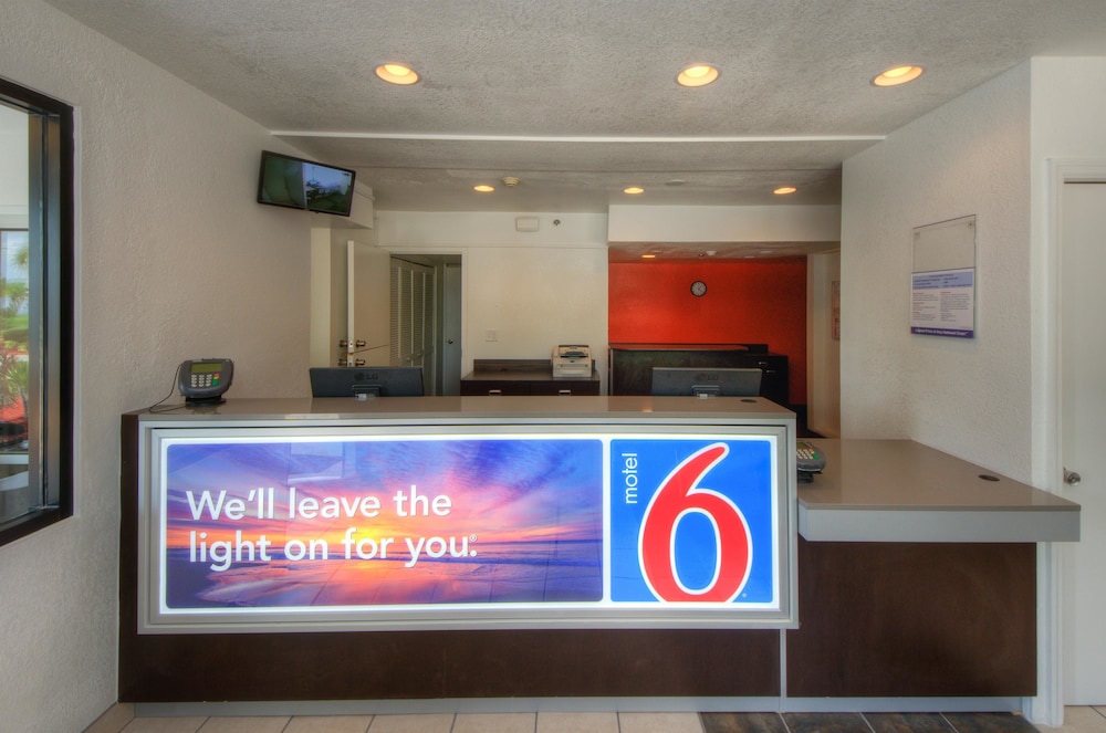 Motel6 Bradenton, FL 12/63