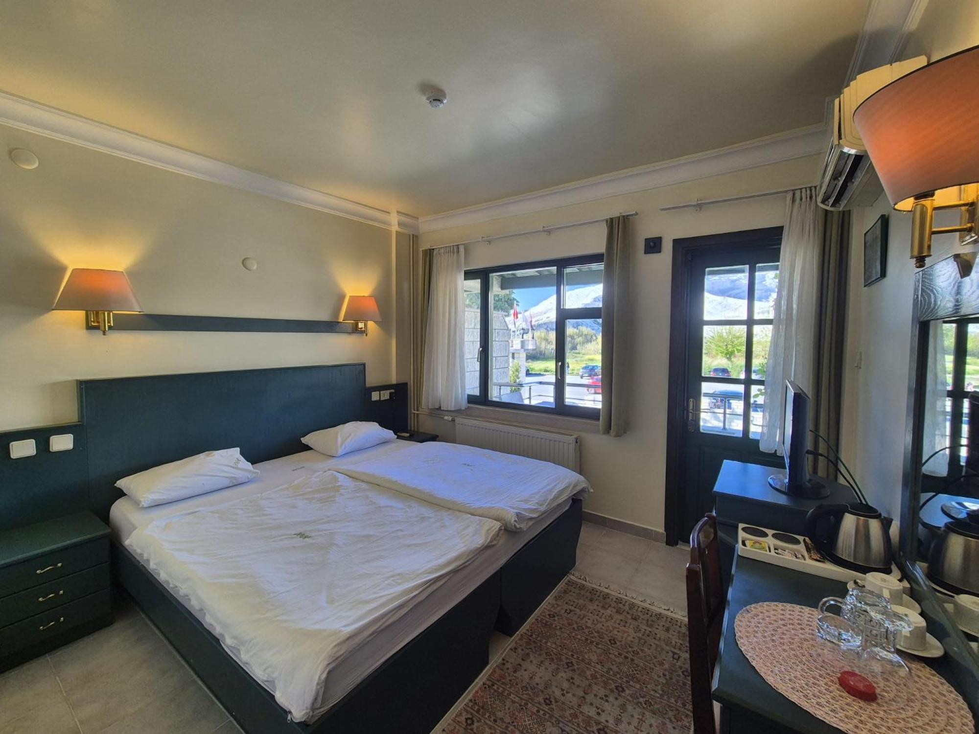 Room, Twin Beds, Pavilion View