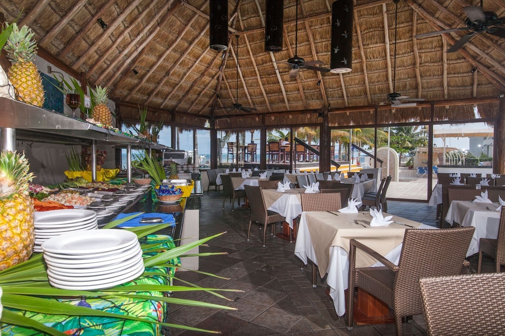 Aquamarina Beach Hotel Cancun 41/63
