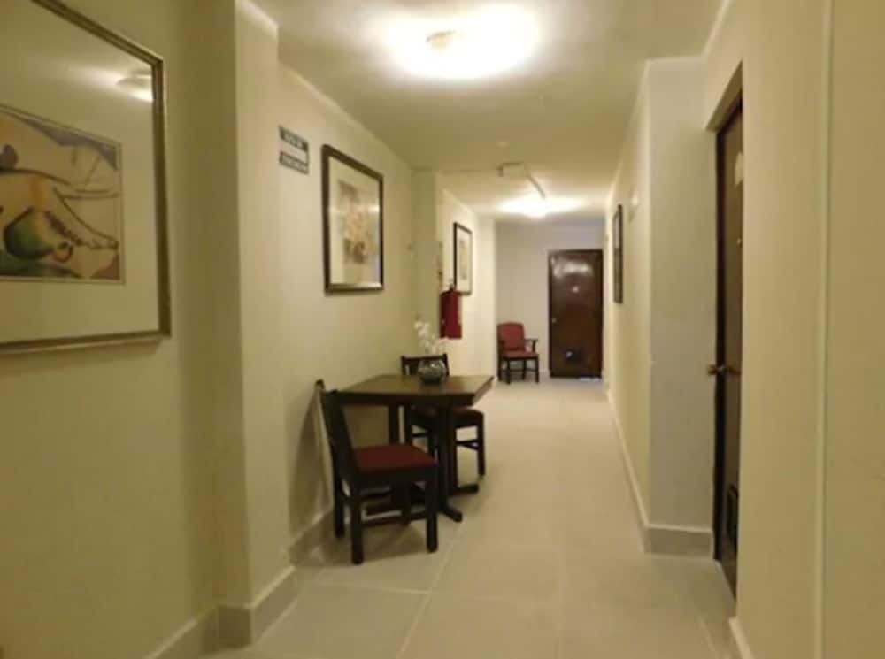 Premier Hotel 7/40