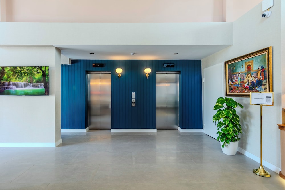 Nenessa Airport Hotel 9/46