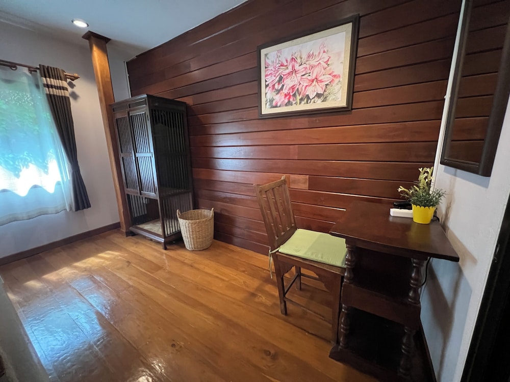 Pha Thai House 27/50