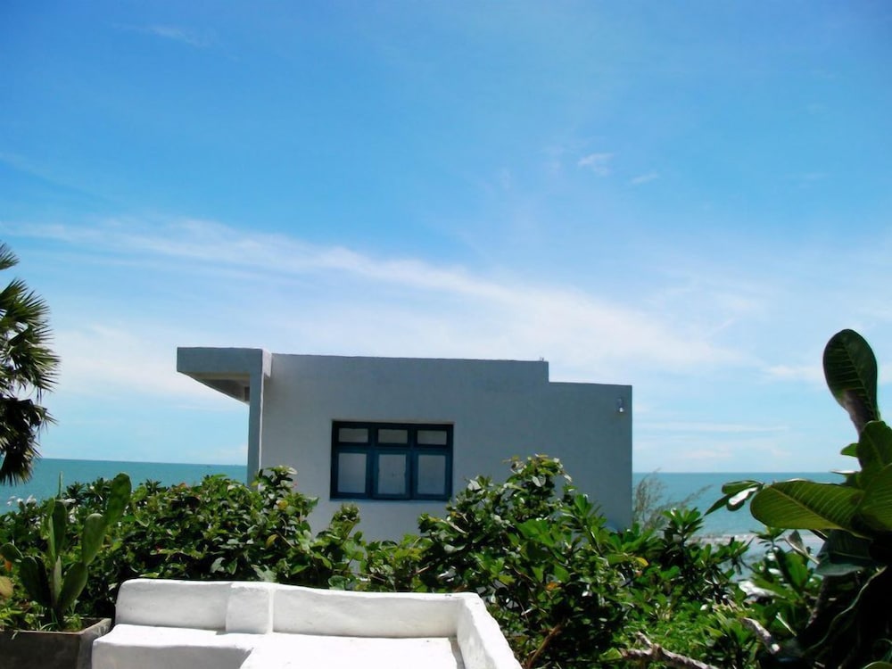 Hua Plee Lazy Beach 2/50