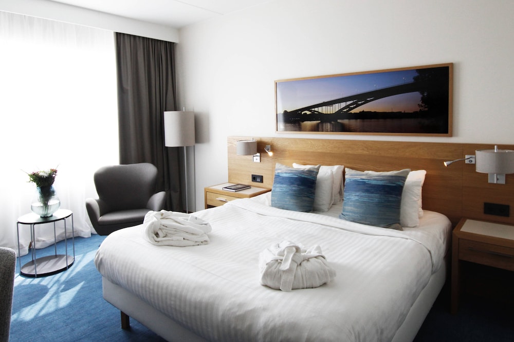 Courtyard By Marriott Stockholm 18/53